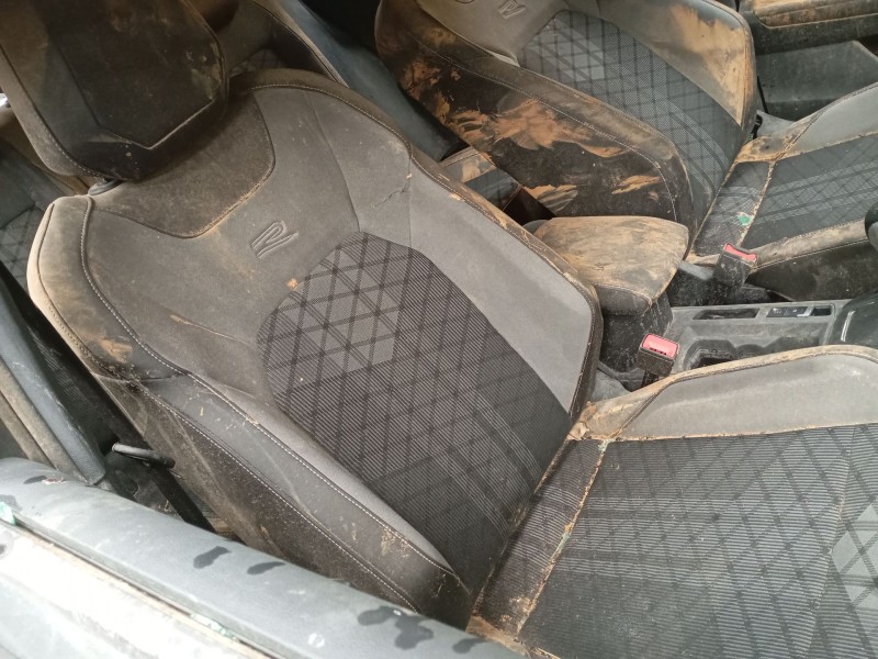 volkswagen t-roc (a11, d11) del año 2023