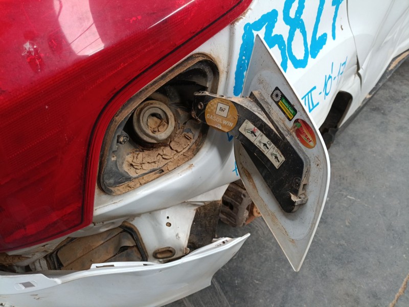 Recambio de tapa exterior combustible para ford focus iii 1.6 tdci referencia OEM IAM   