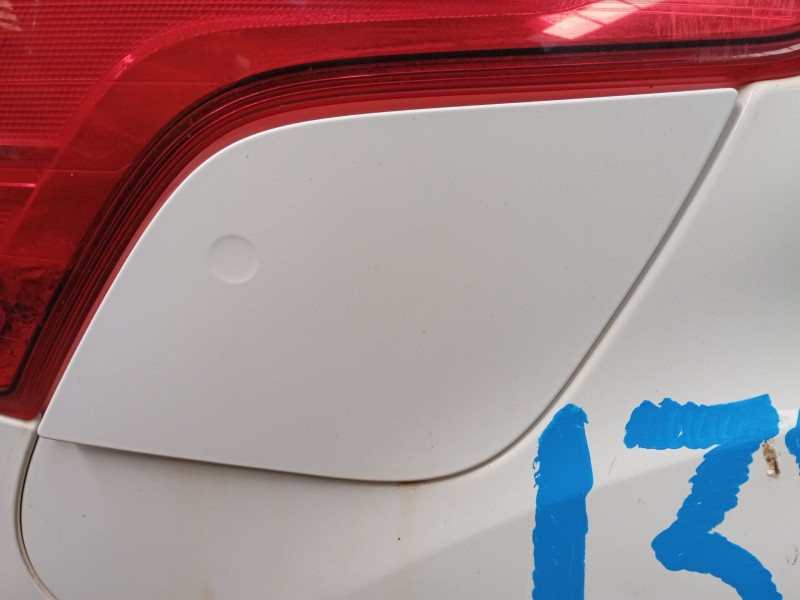 Recambio de tapa exterior combustible para ford focus iii 1.6 tdci referencia OEM IAM   