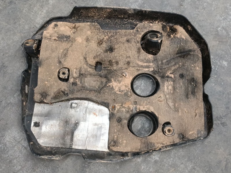 Recambio de tapa motor para ford focus iii 1.6 tdci referencia OEM IAM   