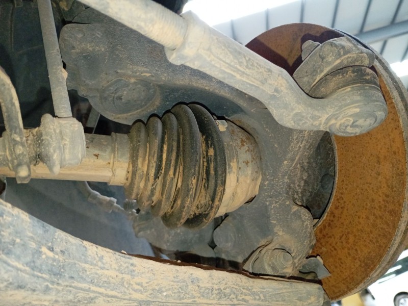 Recambio de mangueta delantera derecha para ford focus iii 1.6 tdci referencia OEM IAM   