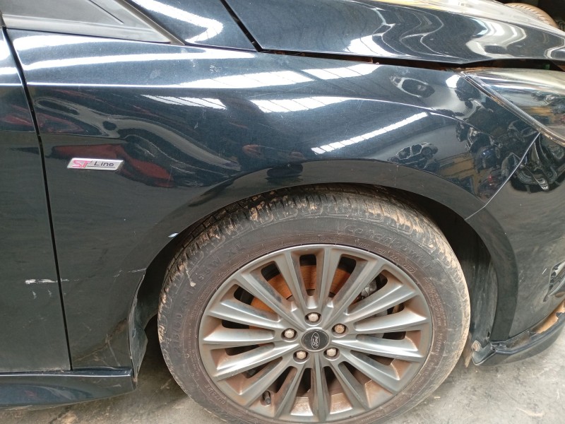 Recambio de aleta delantera derecha para ford focus iii 1.5 tdci referencia OEM IAM   