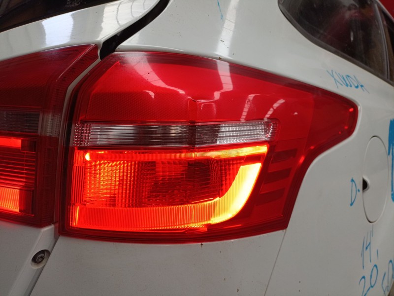 Recambio de piloto trasero derecho para ford focus iii turnier 1.5 tdci referencia OEM IAM   