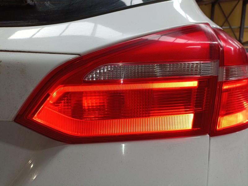 Recambio de piloto trasero derecho porton para ford focus iii turnier 1.5 tdci referencia OEM IAM   