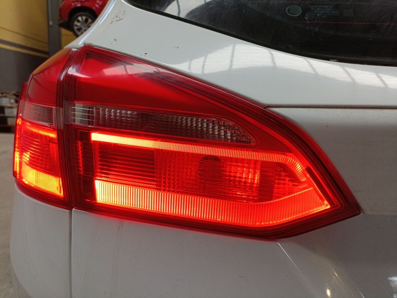 Recambio de piloto trasero izquierdo porton para ford focus iii turnier 1.5 tdci referencia OEM IAM   