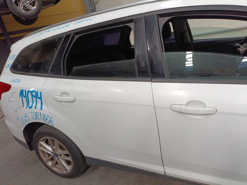 Recambio de puerta trasera derecha para ford focus iii turnier 1.5 tdci referencia OEM IAM   