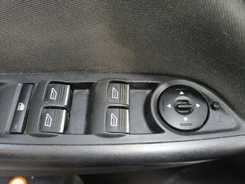 Recambio de mando elevalunas delantero izquierdo para ford focus iii turnier 1.5 tdci referencia OEM IAM   