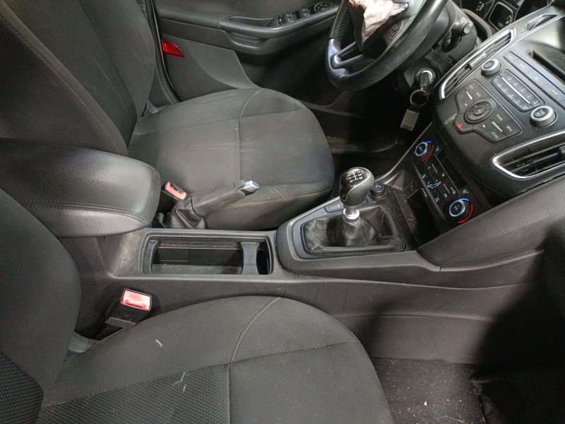 Recambio de consola central para ford focus iii turnier 1.5 tdci referencia OEM IAM   