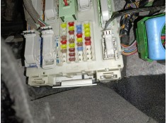 CAJA RELES / FUSIBLES 