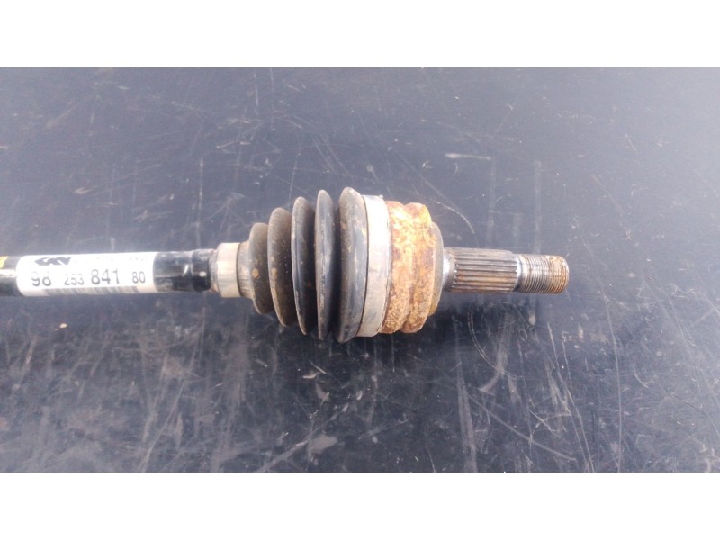 Recambio de transmision delantera izquierda para peugeot 2008 ii (ud_, us_, uy_, uj_, ur_, uc_) 1.2 puretech 130 referencia OEM 