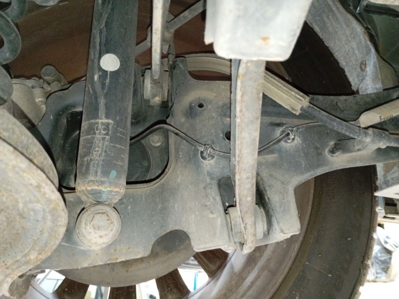 Recambio de mangueta trasera izquierda para ford focus iii 1.5 tdci referencia OEM IAM   