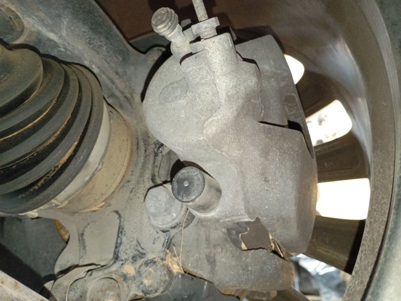 Recambio de pinza freno delantera izquierda para ford focus iii 1.5 tdci referencia OEM IAM   