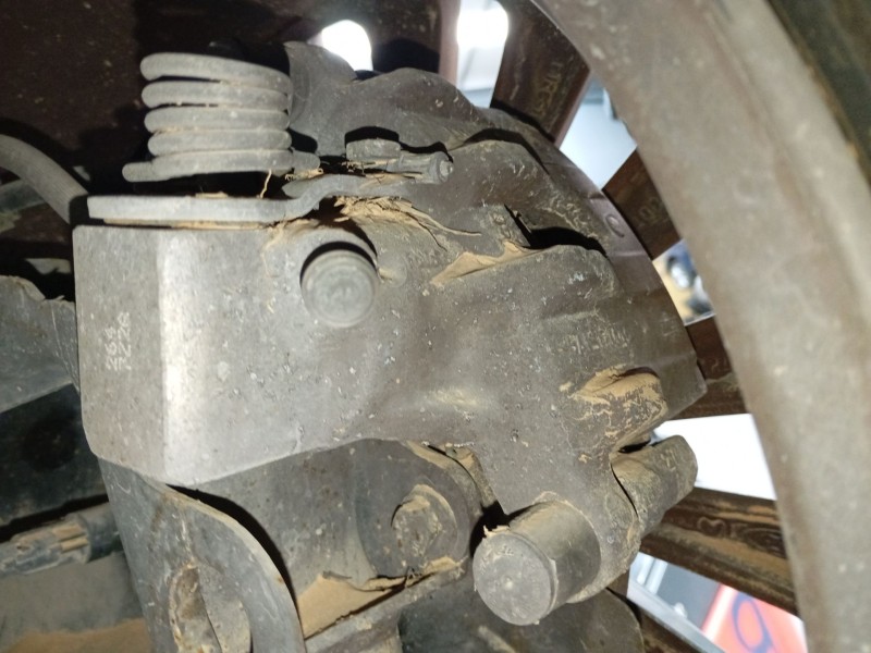 Recambio de pinza freno trasera derecha para ford focus iii 1.5 tdci referencia OEM IAM   