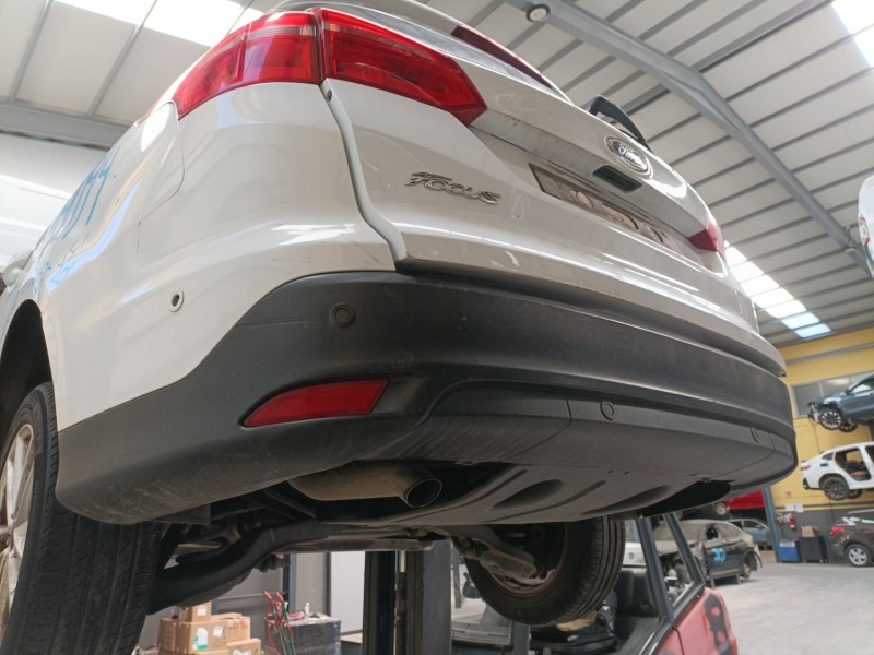 Recambio de paragolpes trasero para ford focus iii turnier 1.5 tdci referencia OEM IAM   