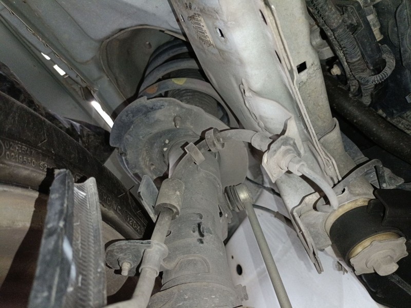 Recambio de amortiguador delantero derecho para ford focus iii turnier 1.5 tdci referencia OEM IAM   