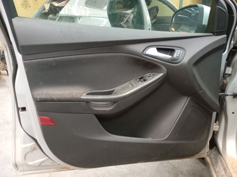 Recambio de guarnecido puerta delantera izquierda para ford focus iii turnier 1.6 ti referencia OEM IAM   