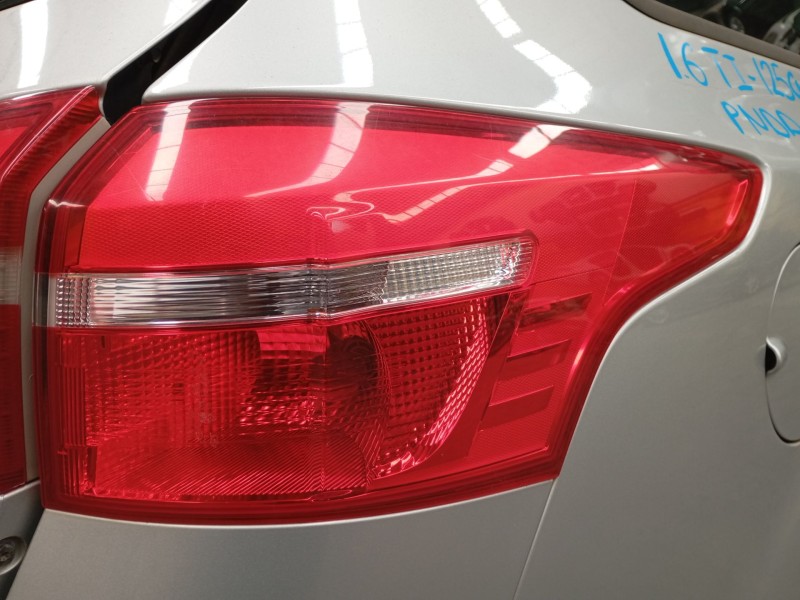 Recambio de piloto trasero derecho para ford focus iii turnier 1.6 ti referencia OEM IAM   