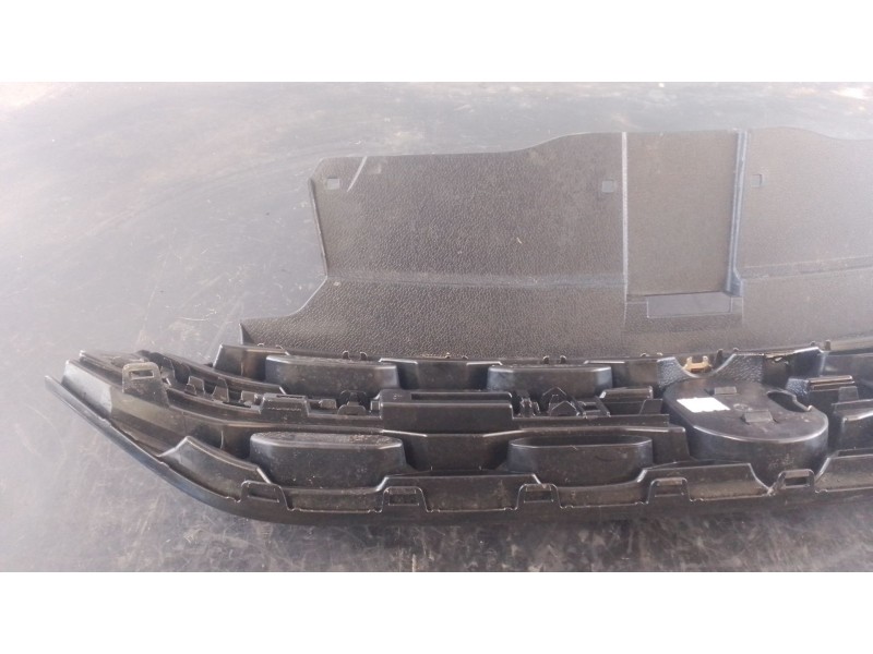 Recambio de rejilla delantera para volkswagen t-roc (a11, d11) 1.5 tsi referencia OEM IAM   