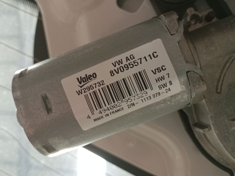 Recambio de motor limpia trasero para volkswagen caddy v furgoneta/monovolumen (sba, sbh) 2.0 tdi bmt referencia OEM IAM 8V09557