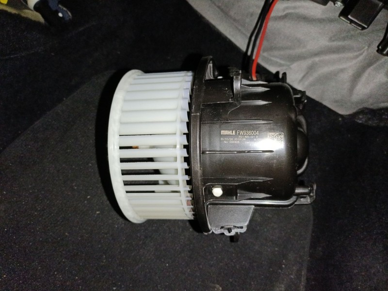 Recambio de ventilador calefaccion para volkswagen taigo (cs1) 1.0 tsi referencia OEM IAM 2Q1820021B  