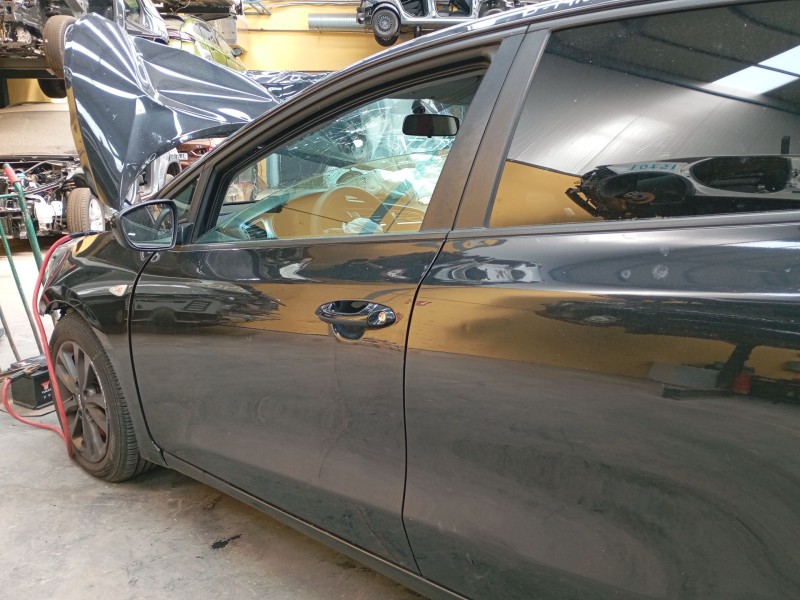 Recambio de puerta delantera izquierda para kia cee´d (jd) 1.4 crdi 90 referencia OEM IAM   