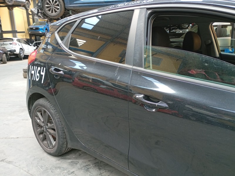 Recambio de puerta trasera derecha para kia cee´d (jd) 1.4 crdi 90 referencia OEM IAM   