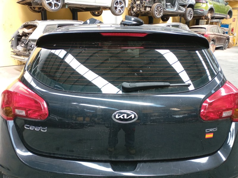 Recambio de porton trasero para kia cee´d (jd) 1.4 crdi 90 referencia OEM IAM   