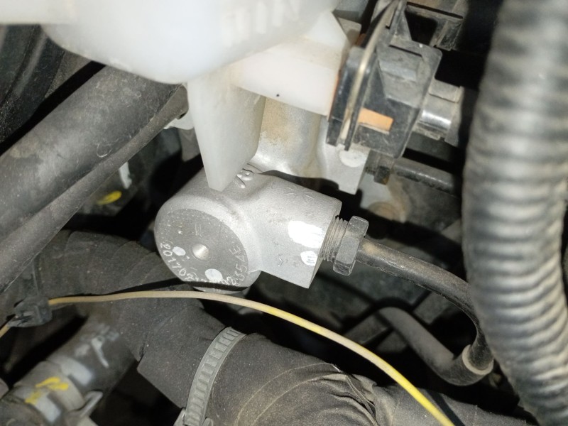 Recambio de bomba freno para kia cee´d (jd) 1.4 crdi 90 referencia OEM IAM   