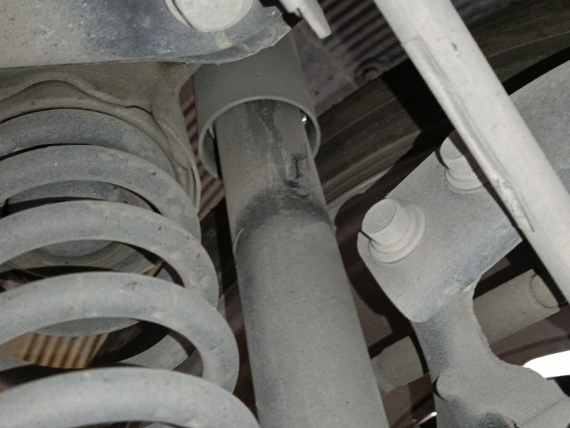 Recambio de amortiguador trasero izquierdo para kia cee´d (jd) 1.4 crdi 90 referencia OEM IAM   