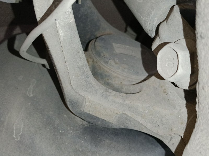 Recambio de mangueta trasera derecha para kia cee´d (jd) 1.4 crdi 90 referencia OEM IAM   