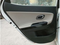 Recambio de guarnecido puerta trasera izquierda para kia cee´d (jd) 1.6 crdi 128 referencia OEM IAM   