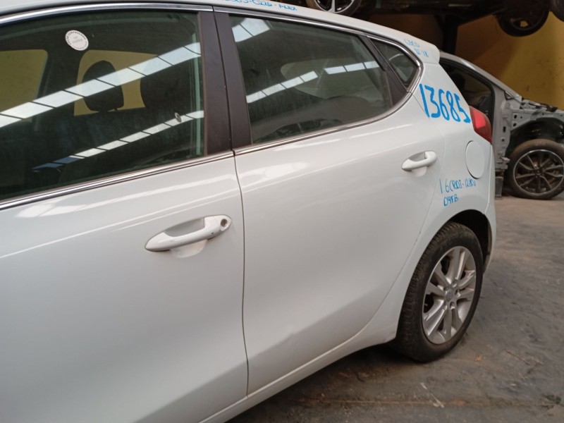 Recambio de puerta trasera izquierda para kia cee´d (jd) 1.6 crdi 128 referencia OEM IAM   