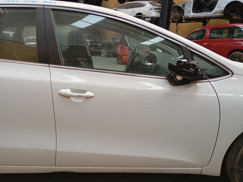 Recambio de puerta delantera derecha para kia cee´d (jd) 1.6 crdi 128 referencia OEM IAM   