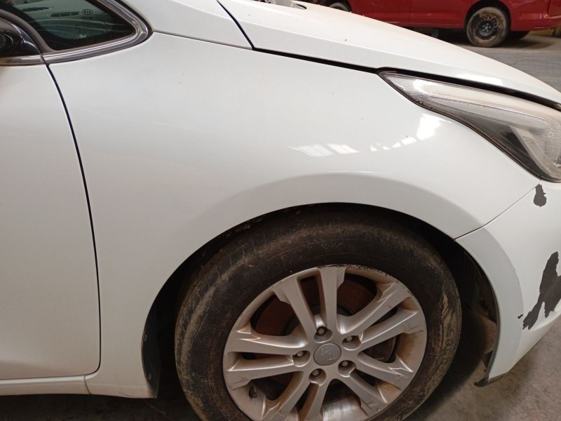 Recambio de aleta delantera derecha para kia cee´d (jd) 1.6 crdi 128 referencia OEM IAM   