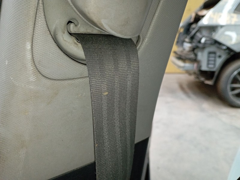 Recambio de cinturon seguridad delantero derecho para kia cee´d (jd) 1.6 crdi 128 referencia OEM IAM   