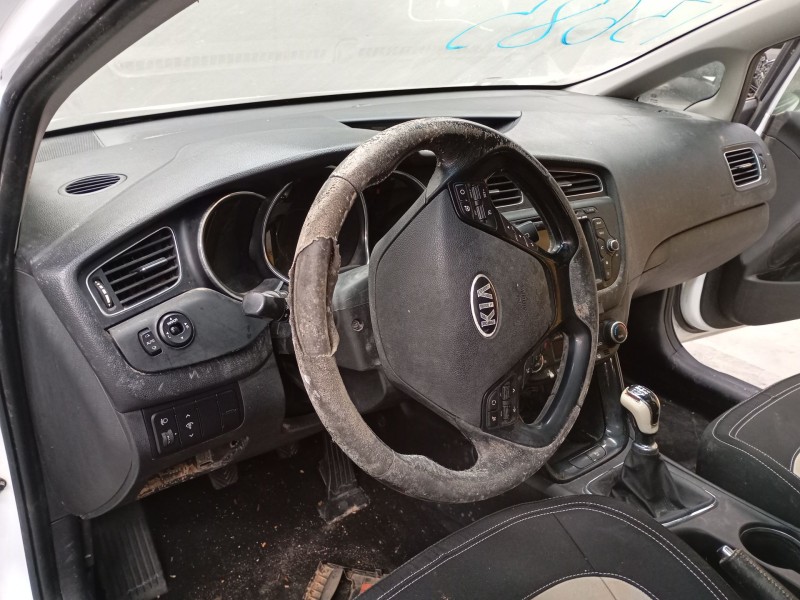 Recambio de salpicadero para kia cee´d (jd) 1.6 crdi 128 referencia OEM IAM   