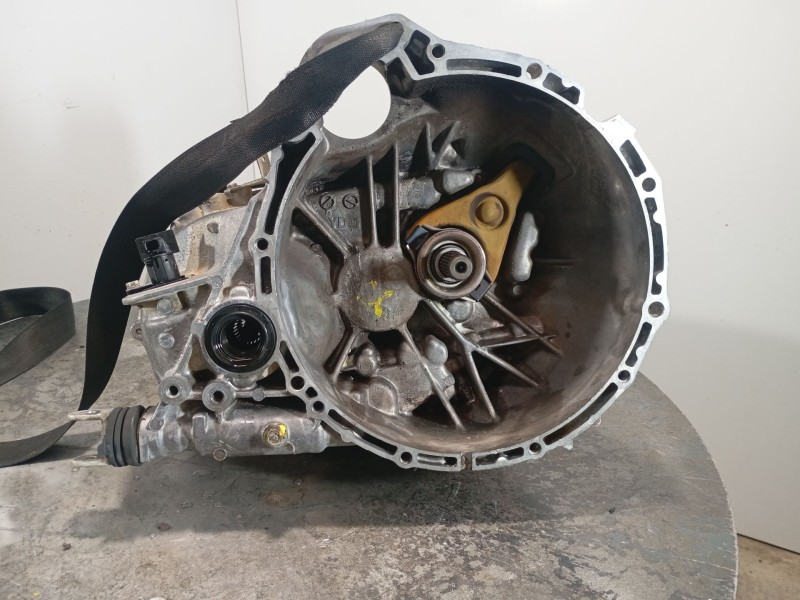 Recambio de caja cambios para nissan almera tino (v10) 2.2 dci referencia OEM IAM 2Y030 YD 