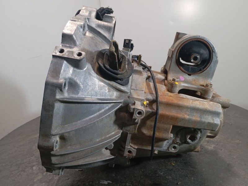 Recambio de caja cambios para nissan almera tino (v10) 2.2 dci referencia OEM IAM 2Y030 YD 