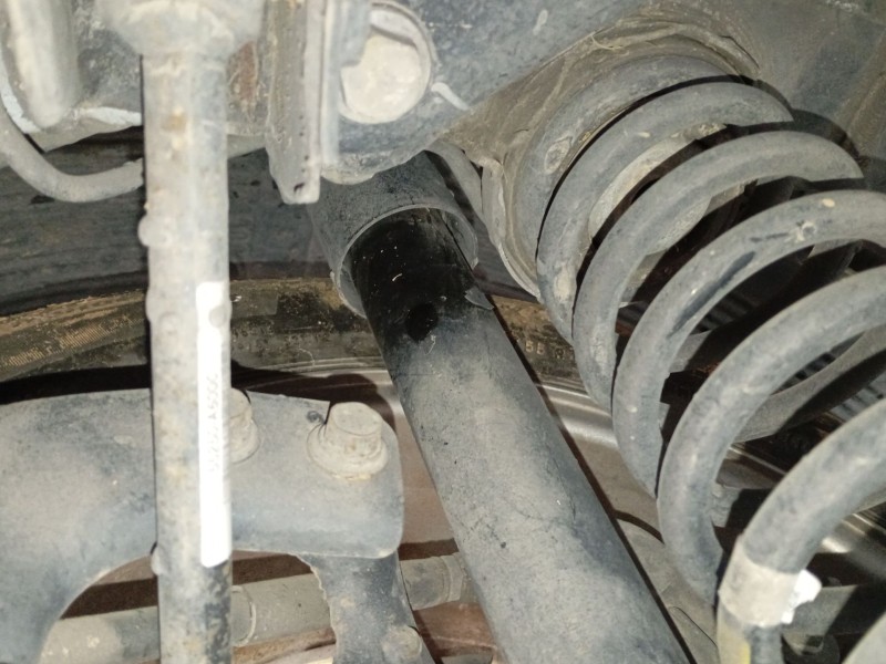 Recambio de amortiguador trasero derecho para kia cee´d (jd) 1.6 crdi 128 referencia OEM IAM   