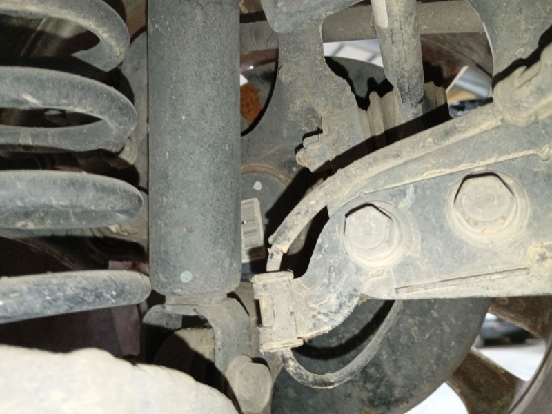 Recambio de mangueta trasera izquierda para kia cee´d (jd) 1.6 crdi 128 referencia OEM IAM   