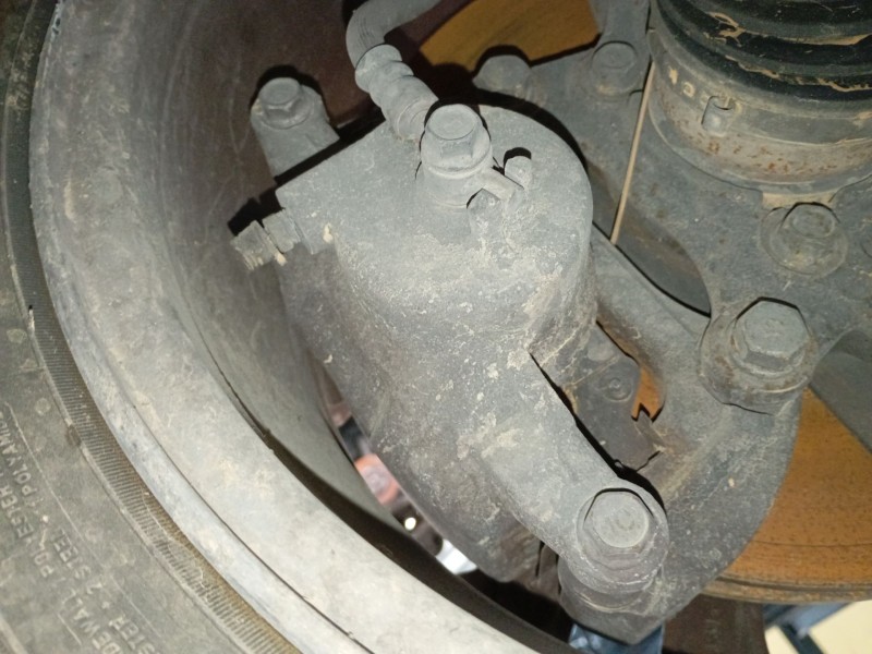 Recambio de pinza freno delantera derecha para kia cee´d (jd) 1.6 crdi 128 referencia OEM IAM   