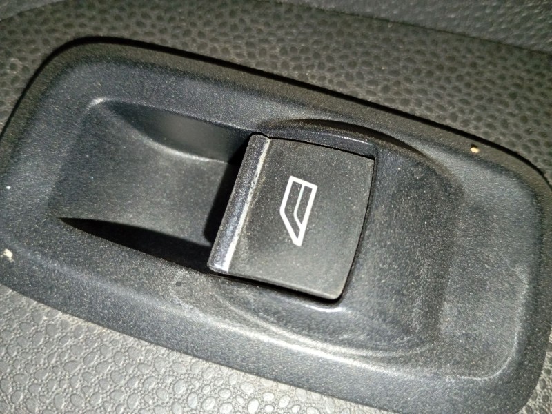 Recambio de mando elevalunas trasero derecho para ford ecosport 1.5 ti referencia OEM IAM   