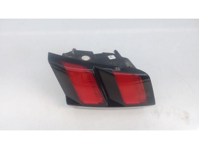 Recambio de piloto trasero izquierdo porton para peugeot 3008 gt line referencia OEM IAM   