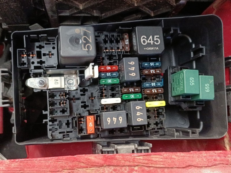 Recambio de caja reles / fusibles para volkswagen caddy v furgoneta/monovolumen (sba, sbh) 2.0 tdi bmt referencia OEM IAM   