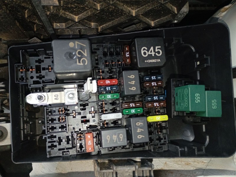 Recambio de caja reles / fusibles para volkswagen caddy v furgoneta/monovolumen (sba, sbh) 2.0 tdi bmt referencia OEM IAM   