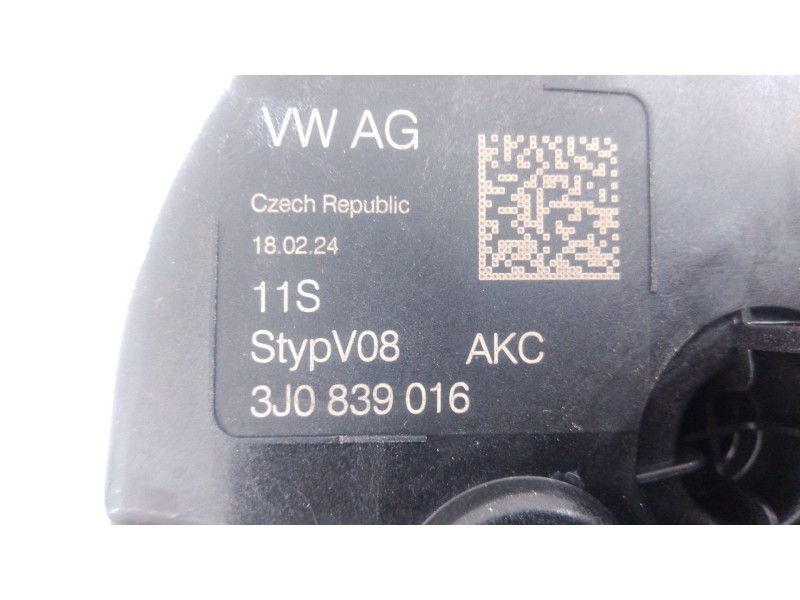 Recambio de cerradura puerta trasera derecha para volkswagen t-roc (a11, d11) 1.5 tsi referencia OEM IAM   