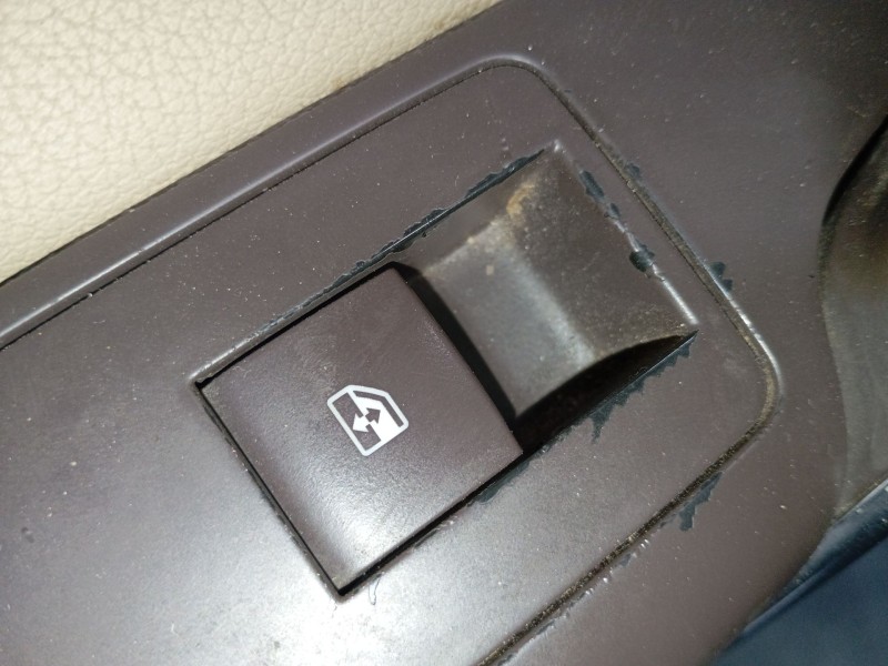 Recambio de mando elevalunas trasero izquierdo para opel insignia a (g09) 2.0 cdti (68) referencia OEM IAM   