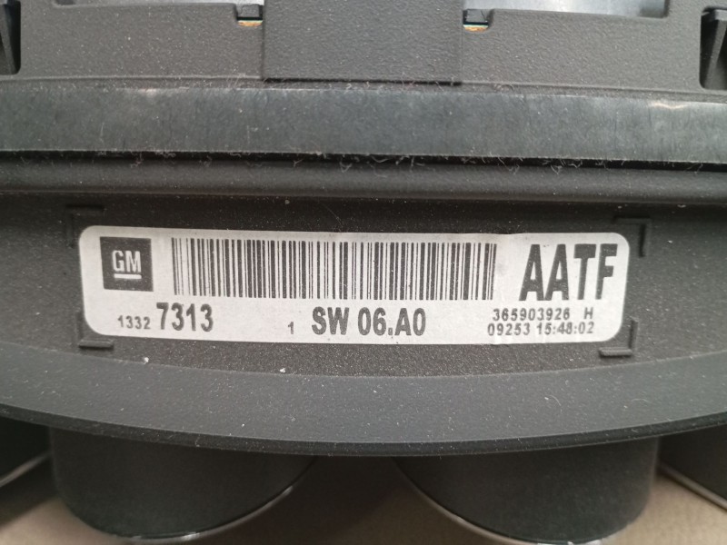 Recambio de cuadro instrumentos para opel insignia a (g09) 2.0 cdti (68) referencia OEM IAM 13327313  