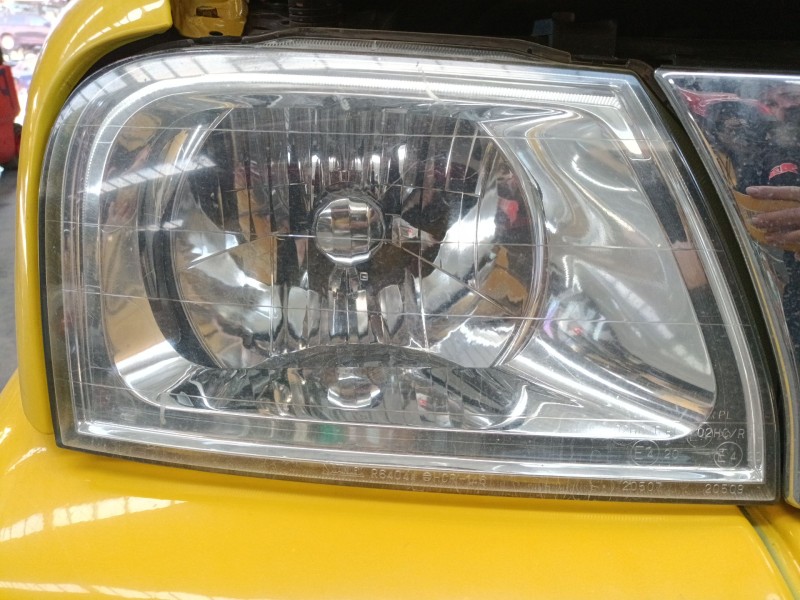 Recambio de faro derecho para mitsubishi l200 (k7_t, k6_t, k5_t) 2.5 td 4wd (k74t) referencia OEM IAM   
