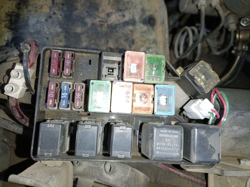 Recambio de caja reles / fusibles para mitsubishi l200 (k7_t, k6_t, k5_t) 2.5 td 4wd (k74t) referencia OEM IAM   